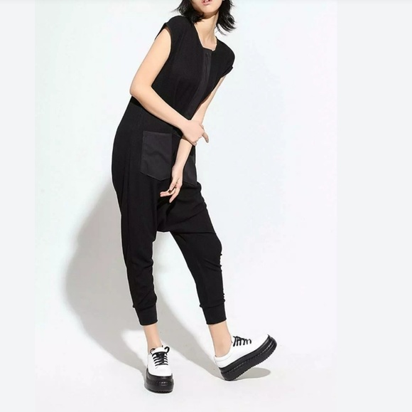 NWT Black Onesie Zip Front Harem Romper w Pockets - Picture 4 of 4